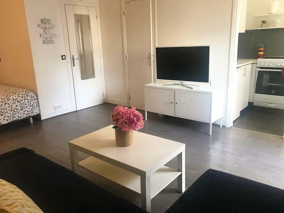 Apartment Lovely Flat Champs De Mars Eiffel Paris