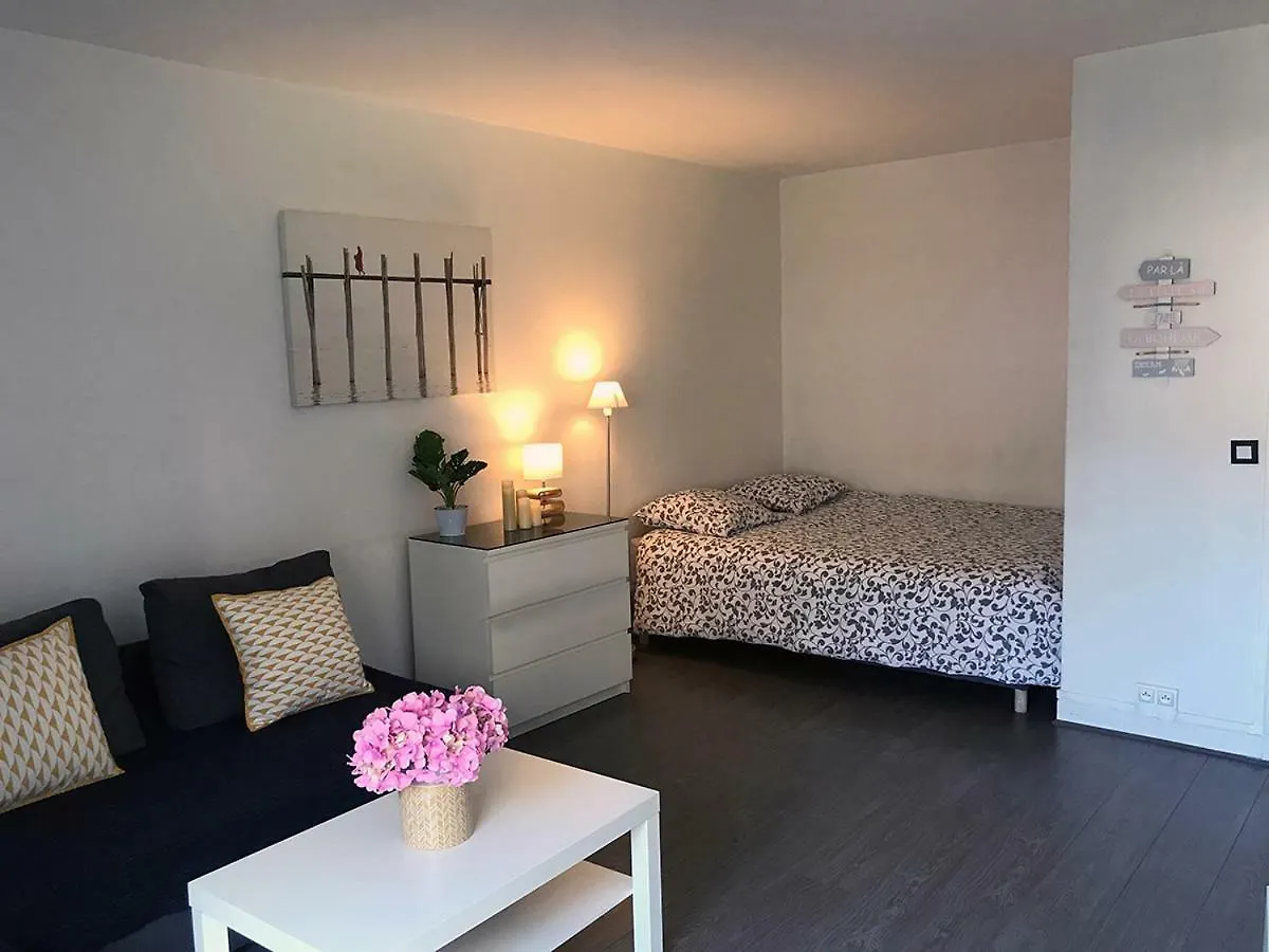 Lovely Flat Champs De Mars Eiffel Paris Apartamento